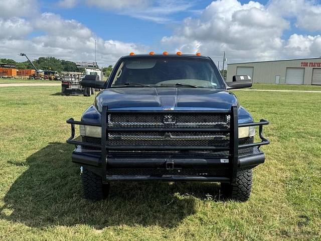Image of Dodge Ram 3500 equipment image 2