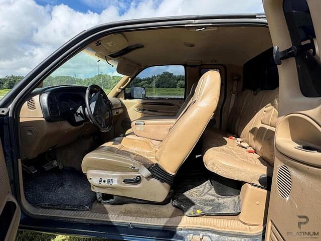 Image of Dodge Ram 3500 equipment image 1