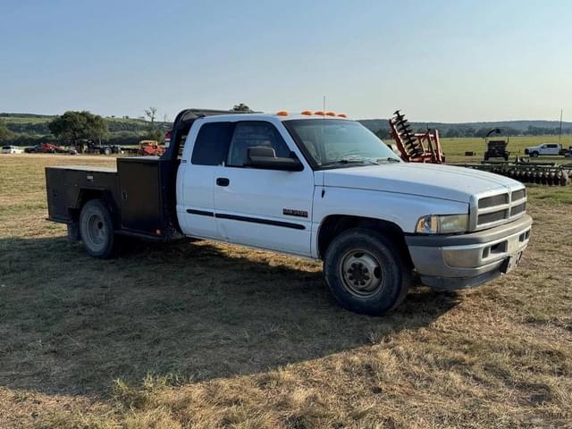 Image of Dodge Ram 3500 equipment image 4