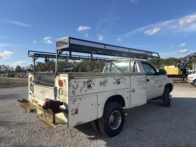 Image of Dodge Ram 3500 equipment image 2