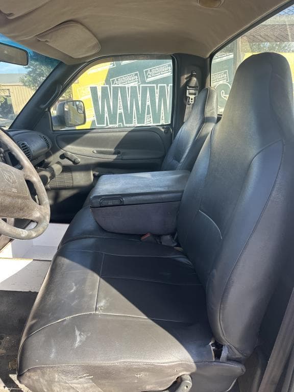 Image of Dodge Ram 3500 equipment image 4