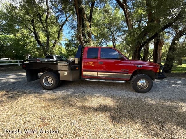 Image of Dodge Ram 3500 equipment image 3