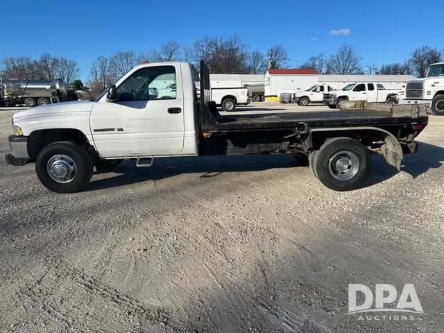 Image of Dodge Ram 3500 equipment image 2