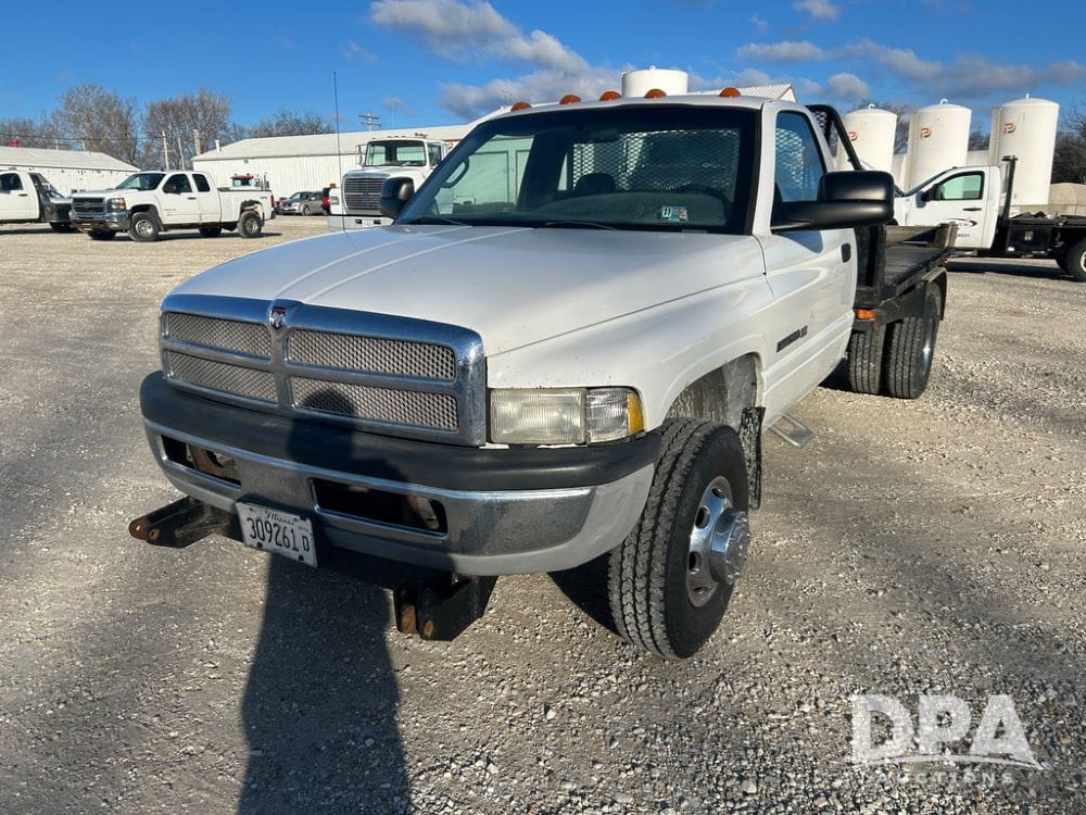 2001 Dodge Ram 3500 Equipment Image0