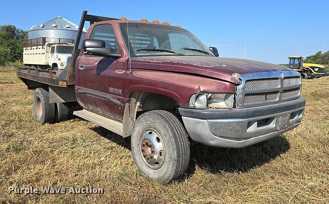 Image of Dodge Ram 3500 equipment image 2