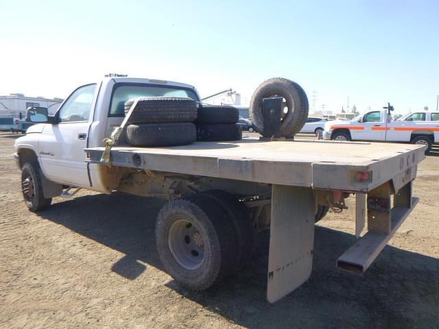 Image of Dodge Ram 3500 equipment image 3