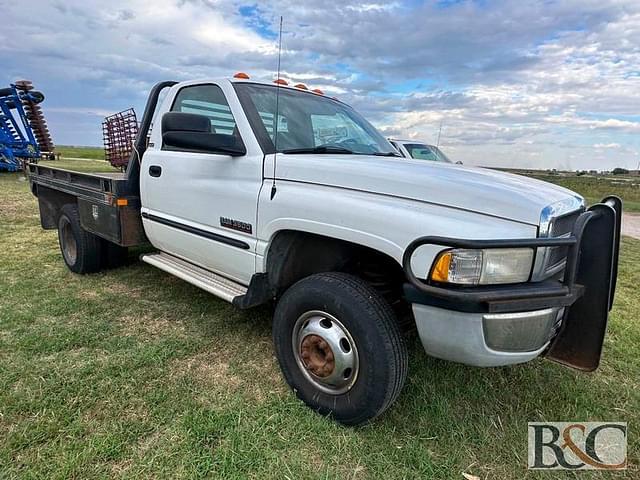 Image of Dodge Ram 3500 equipment image 3