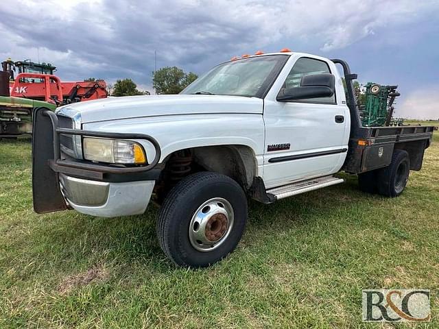 Image of Dodge Ram 3500 equipment image 4