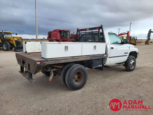 Image of Dodge Ram 3500 equipment image 2