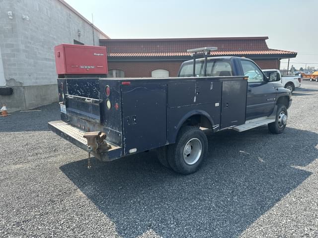 Image of Dodge Ram 3500 equipment image 4