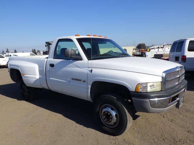 Image of Dodge Ram 3500 equipment image 2