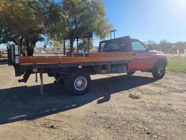 Image of Dodge Ram 3500 equipment image 3