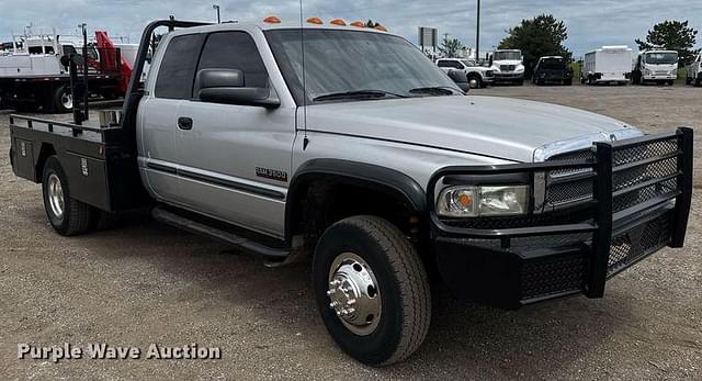 Image of Dodge Ram 3500 equipment image 2