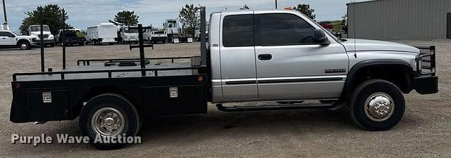 Image of Dodge Ram 3500 equipment image 3