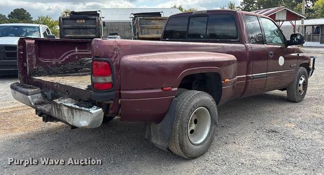 Image of Dodge Ram 3500 equipment image 4