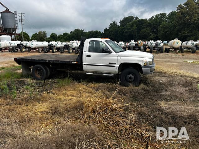 Image of Dodge Ram 3500 equipment image 2
