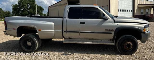 Image of Dodge Ram 3500 equipment image 3