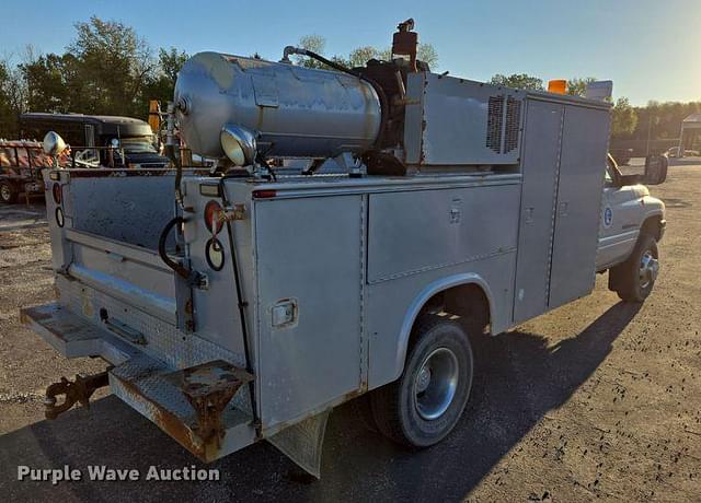 Image of Dodge Ram 3500 equipment image 4