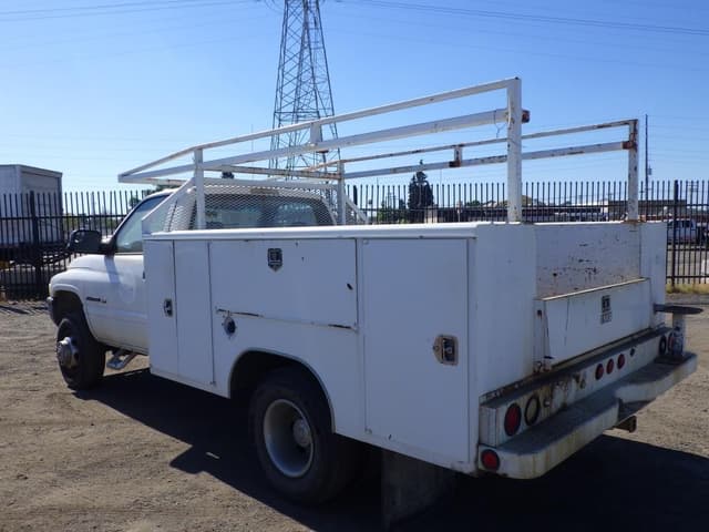 Image of Dodge Ram 3500 equipment image 3