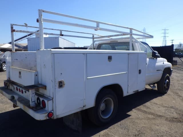 Image of Dodge Ram 3500 equipment image 2