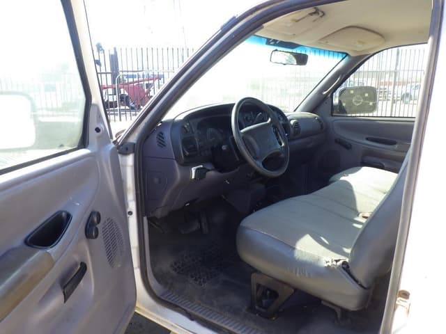 Image of Dodge Ram 3500 equipment image 4