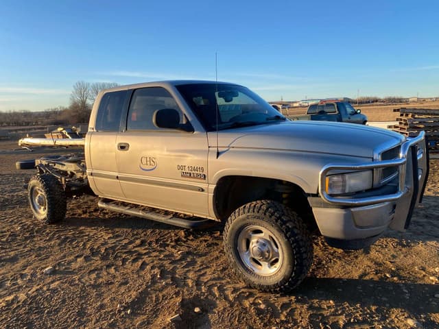 Image of Dodge Ram 2500 equipment image 2