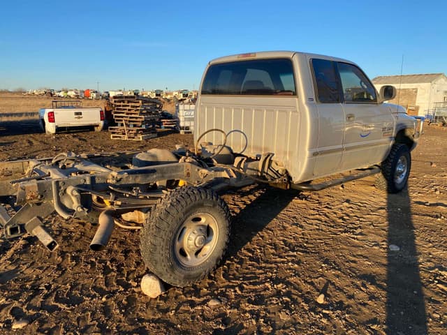 Image of Dodge Ram 2500 equipment image 4