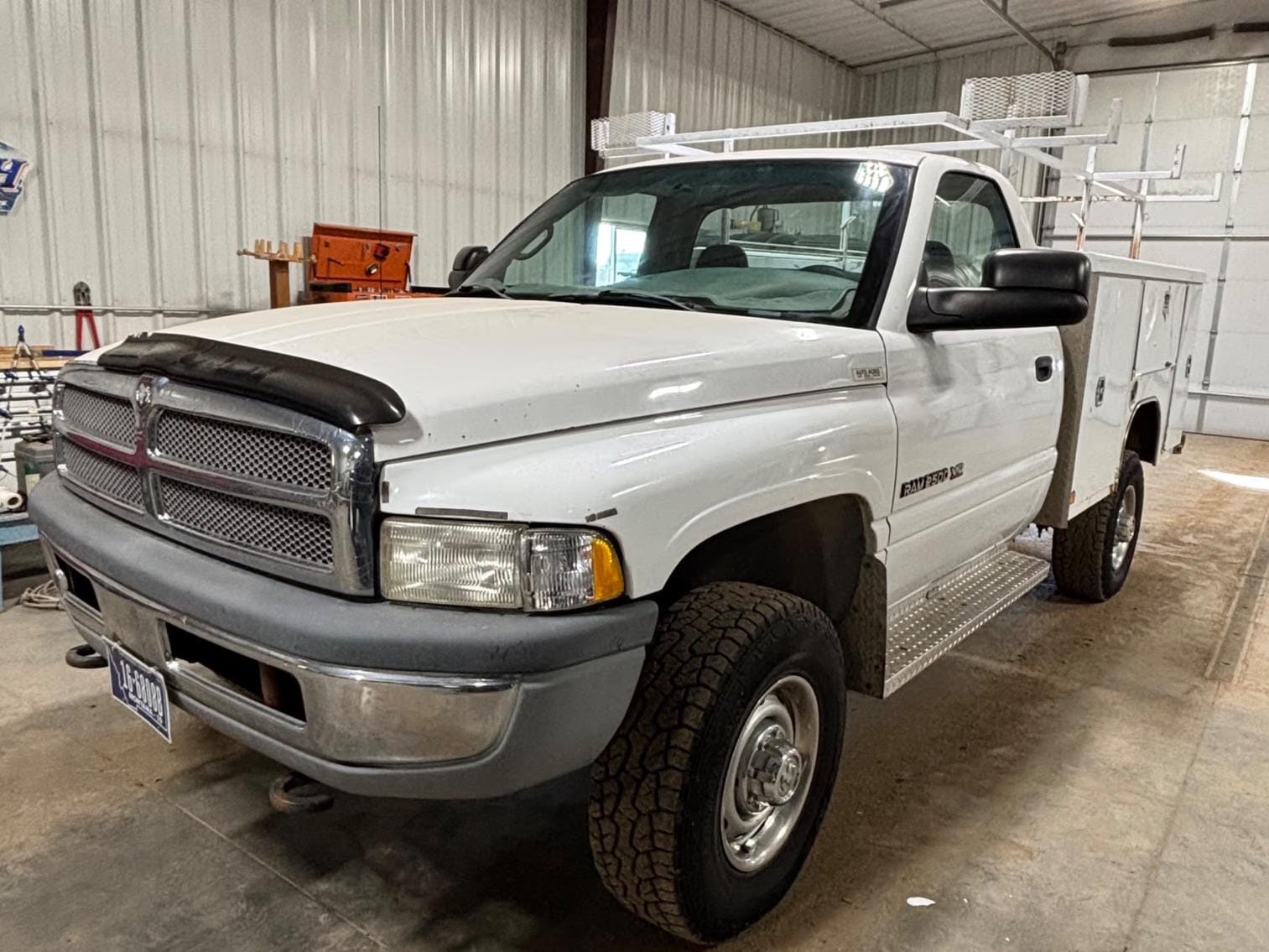 2001 Dodge Ram 2500 Equipment Image0