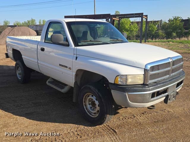 Image of Dodge Ram 2500 equipment image 2