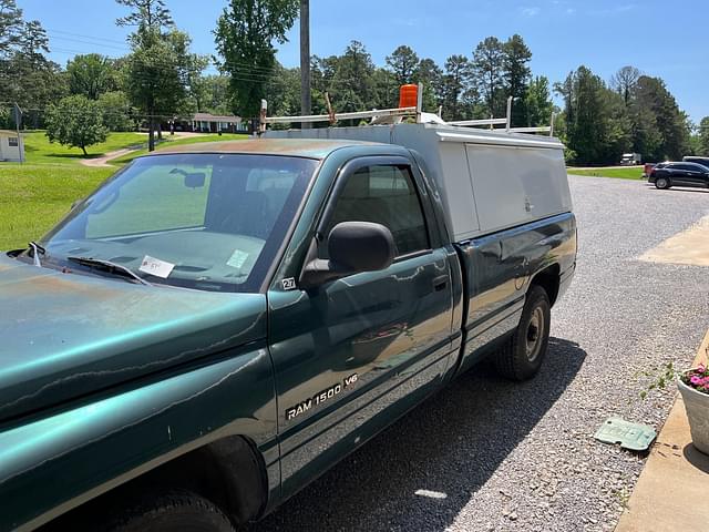 Image of Dodge Ram 1500 equipment image 4