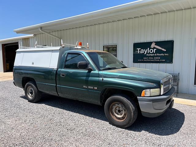 Image of Dodge Ram 1500 equipment image 1