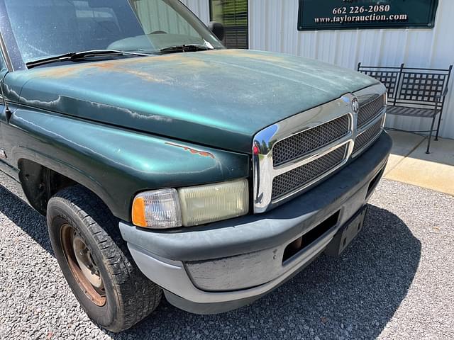 Image of Dodge Ram 1500 equipment image 2