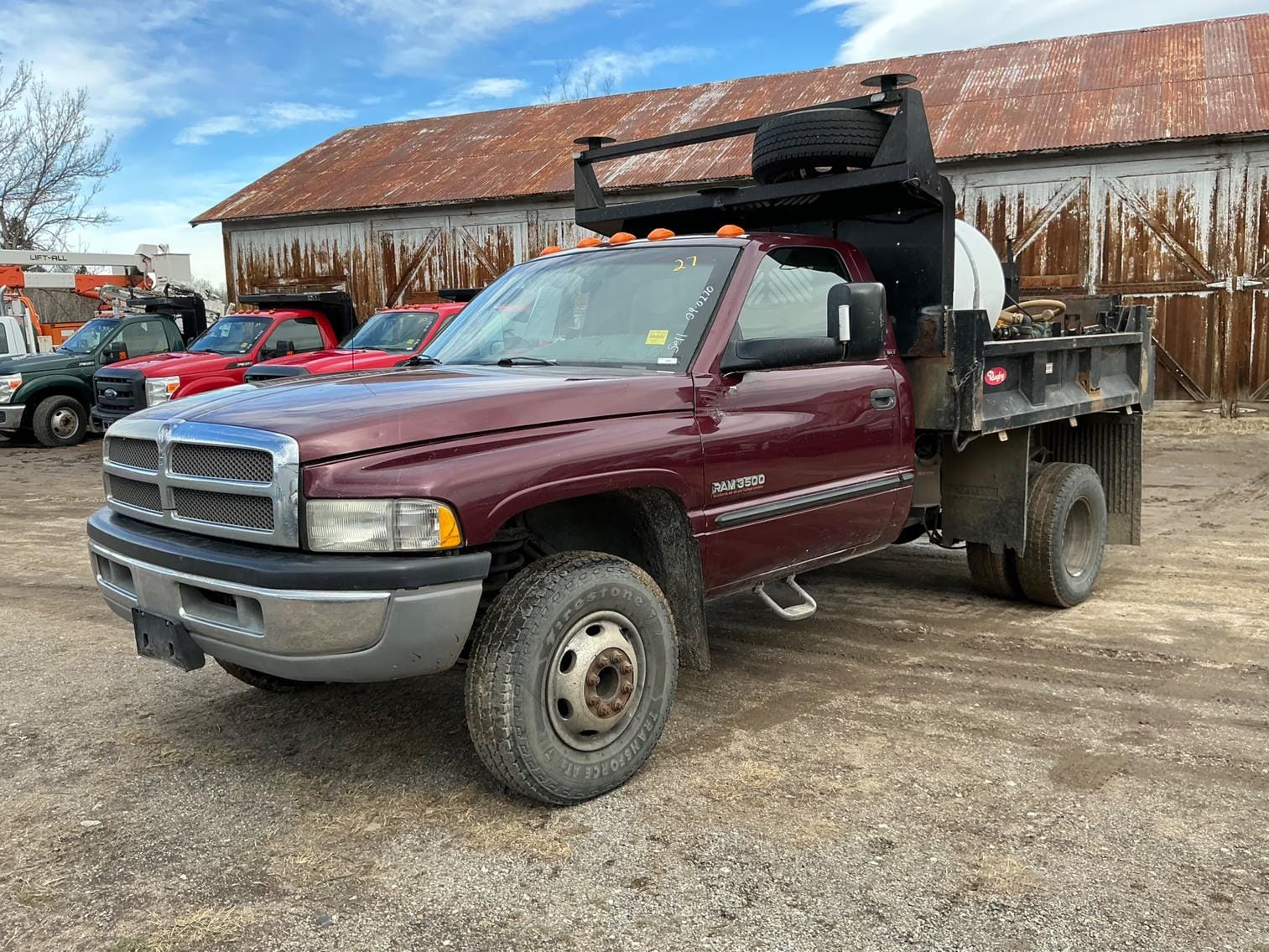 2001 Dodge Ram 3500 Equipment Image0