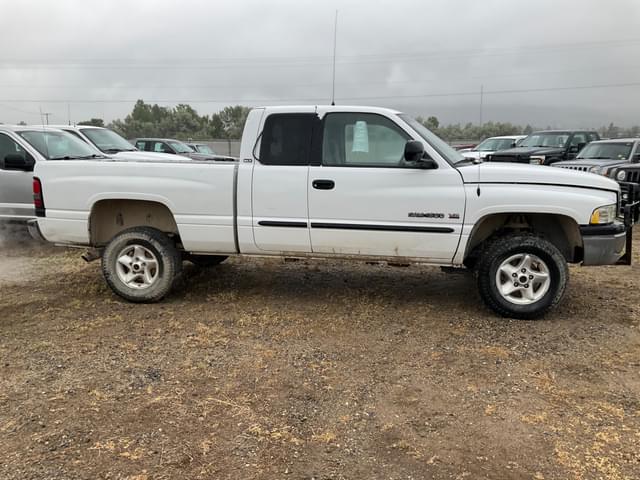 Image of Dodge Ram 1500 equipment image 3