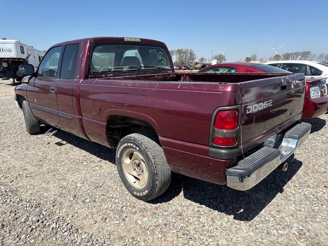 Image of Dodge Ram 1500 equipment image 3