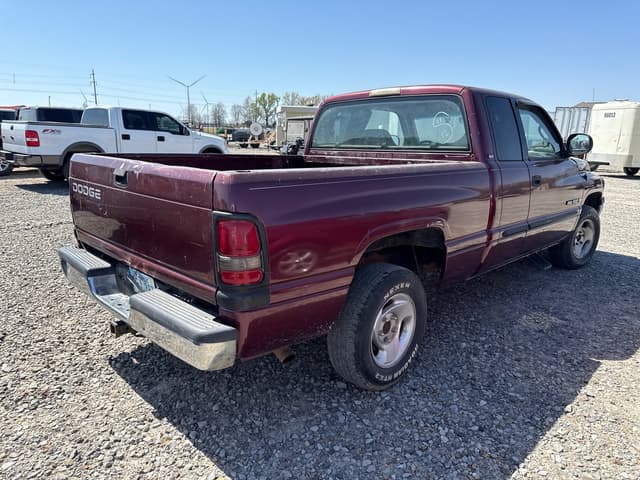 Image of Dodge Ram 1500 equipment image 2