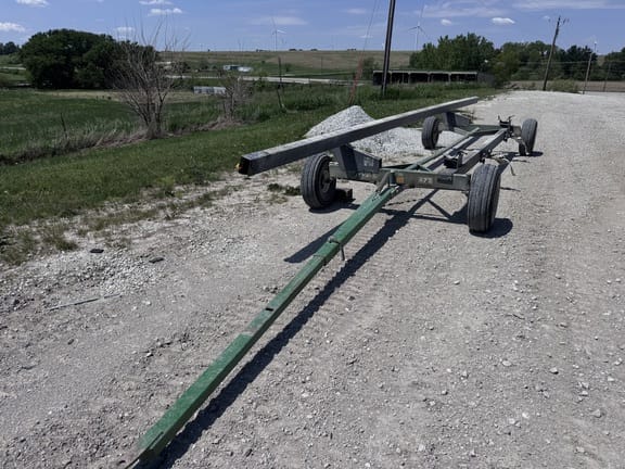 2001 E-Z Trail 672 Equipment Image0
