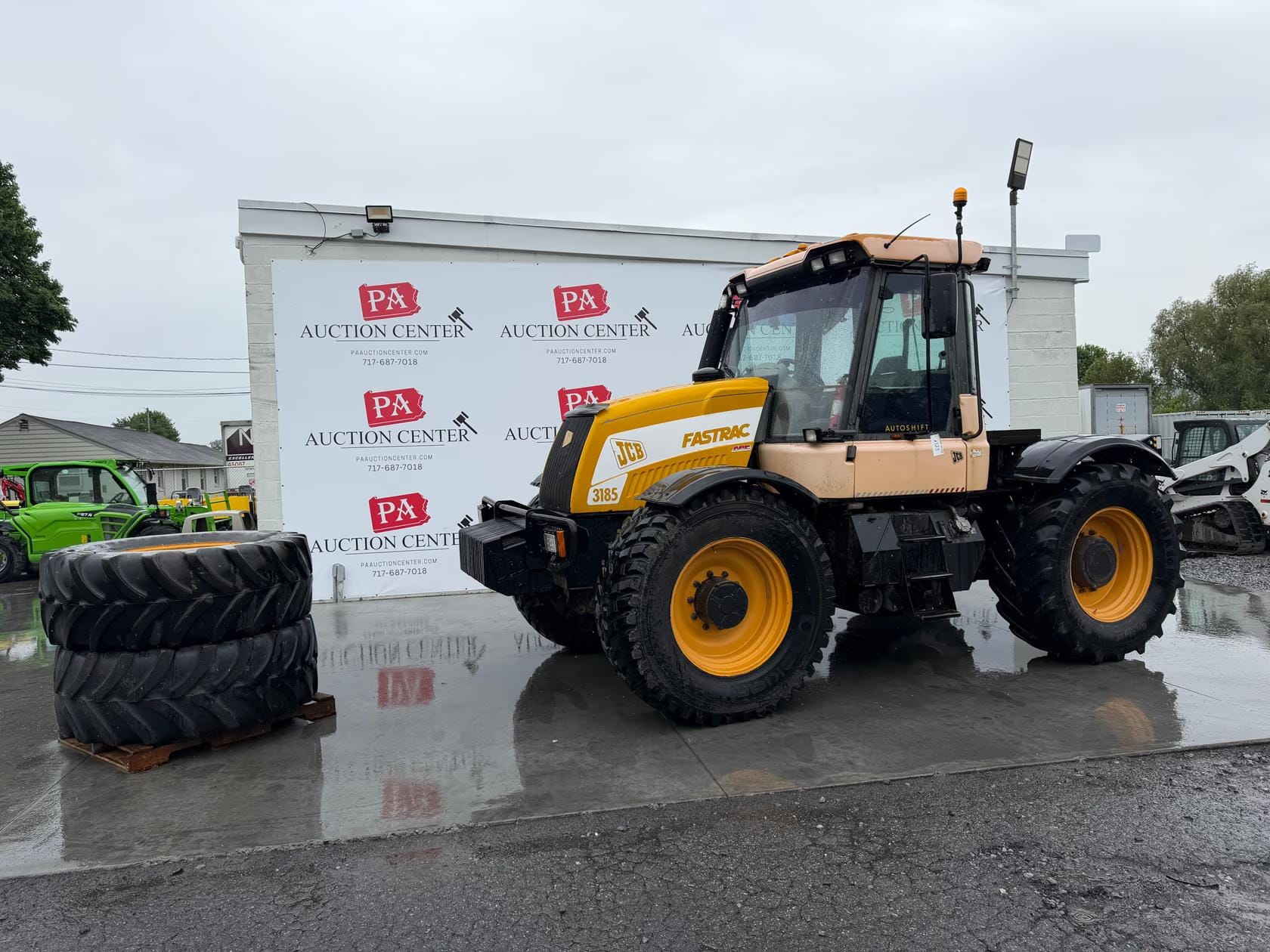175 - 299 HP Tractors image