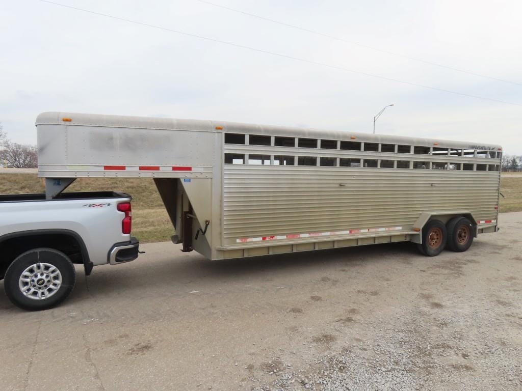 Main image Featherlite 8120