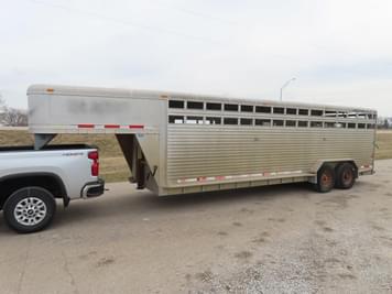 Main image Featherlite 8120