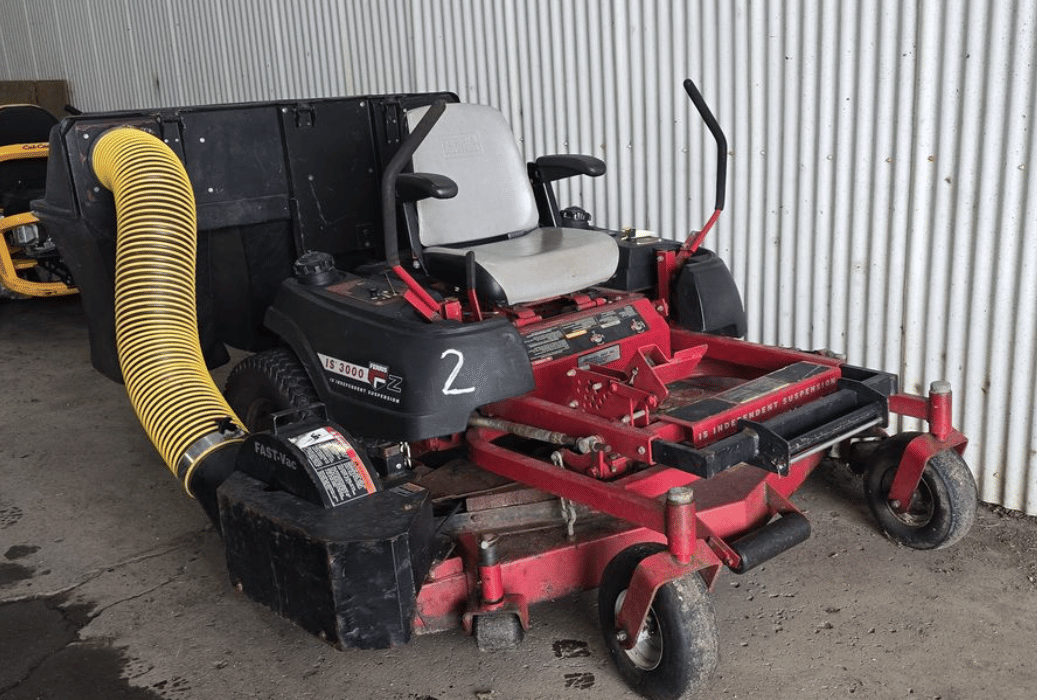 2001 Ferris IS3300Z Equipment Image0