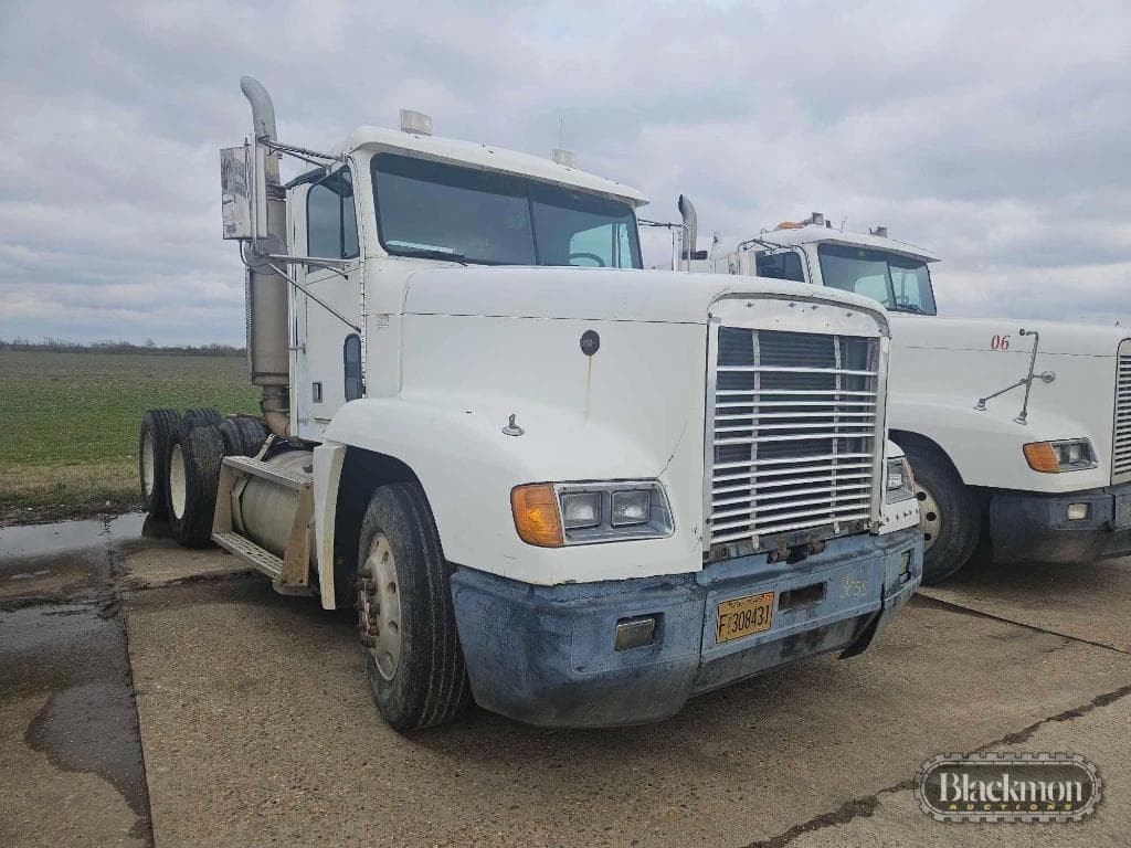Image of Freightliner FLD Primary image