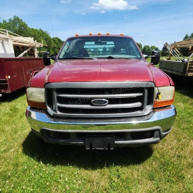 Image of Ford F-350 equipment image 1