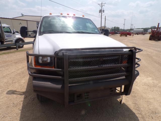 Image of Ford F-550 equipment image 2