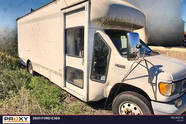 Image of Ford F-350 equipment image 2