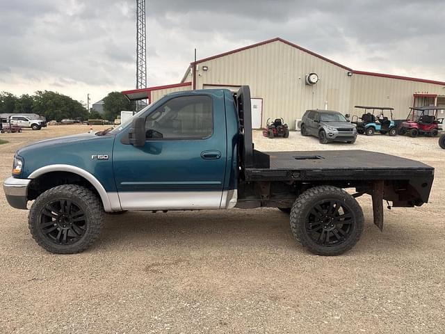 Image of Ford F-150 equipment image 1