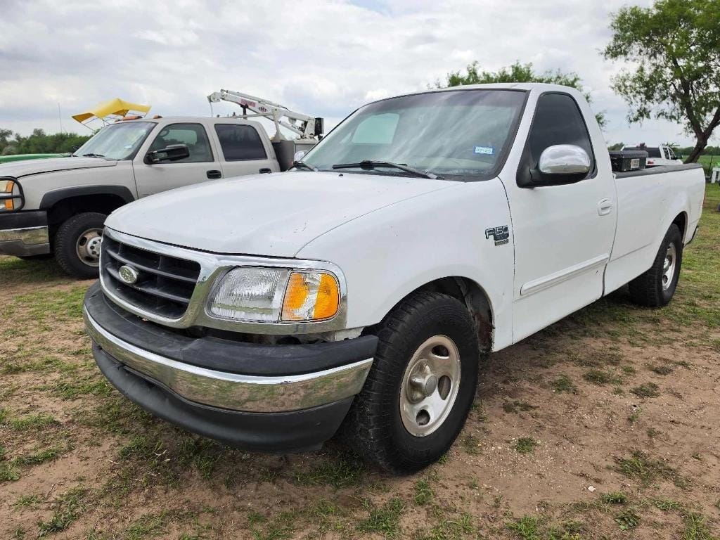 2001 Ford F-150 Equipment Image0