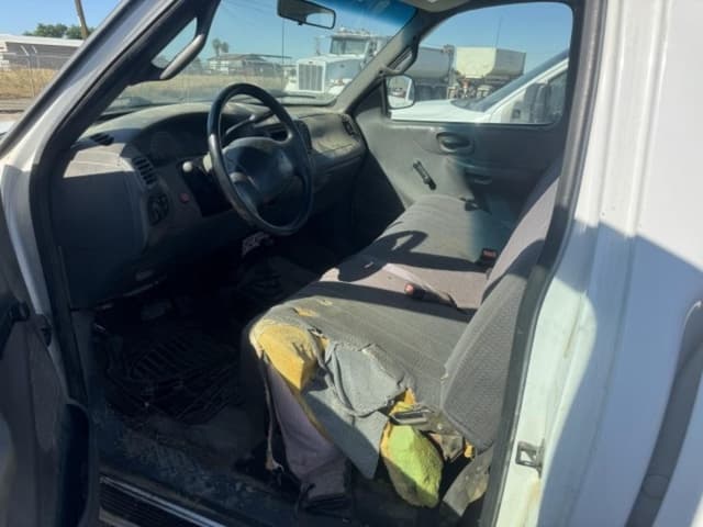 Image of Ford F-150 equipment image 3