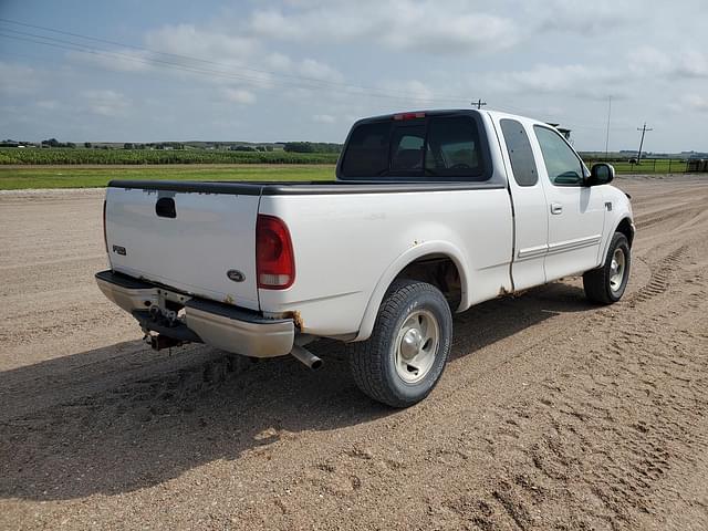 Image of Ford F-150 equipment image 2