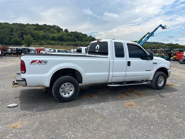 Image of Ford F-250 equipment image 3